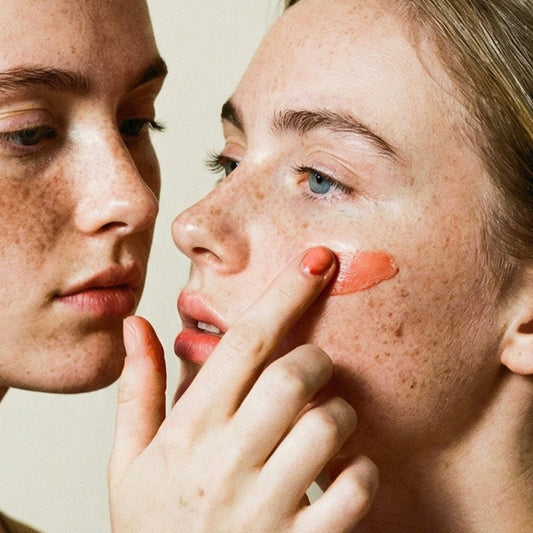 Lovely Day Glossy Lipbalm Bild 1